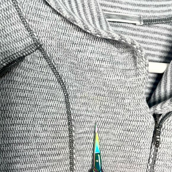 Lululemon Think Fast Pullover - size 8 - Picture 3 of 11